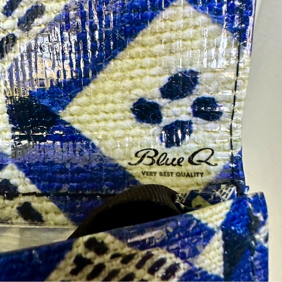 Vintage Blue Q Recycled Crossbody Medium Shoulder Bag Purse 2013 9 x 6 x 2” - Picture 2 of 11